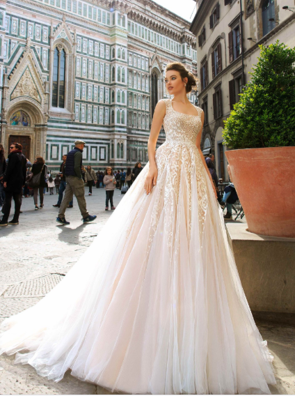 Simonetta wedding dress with lace detail